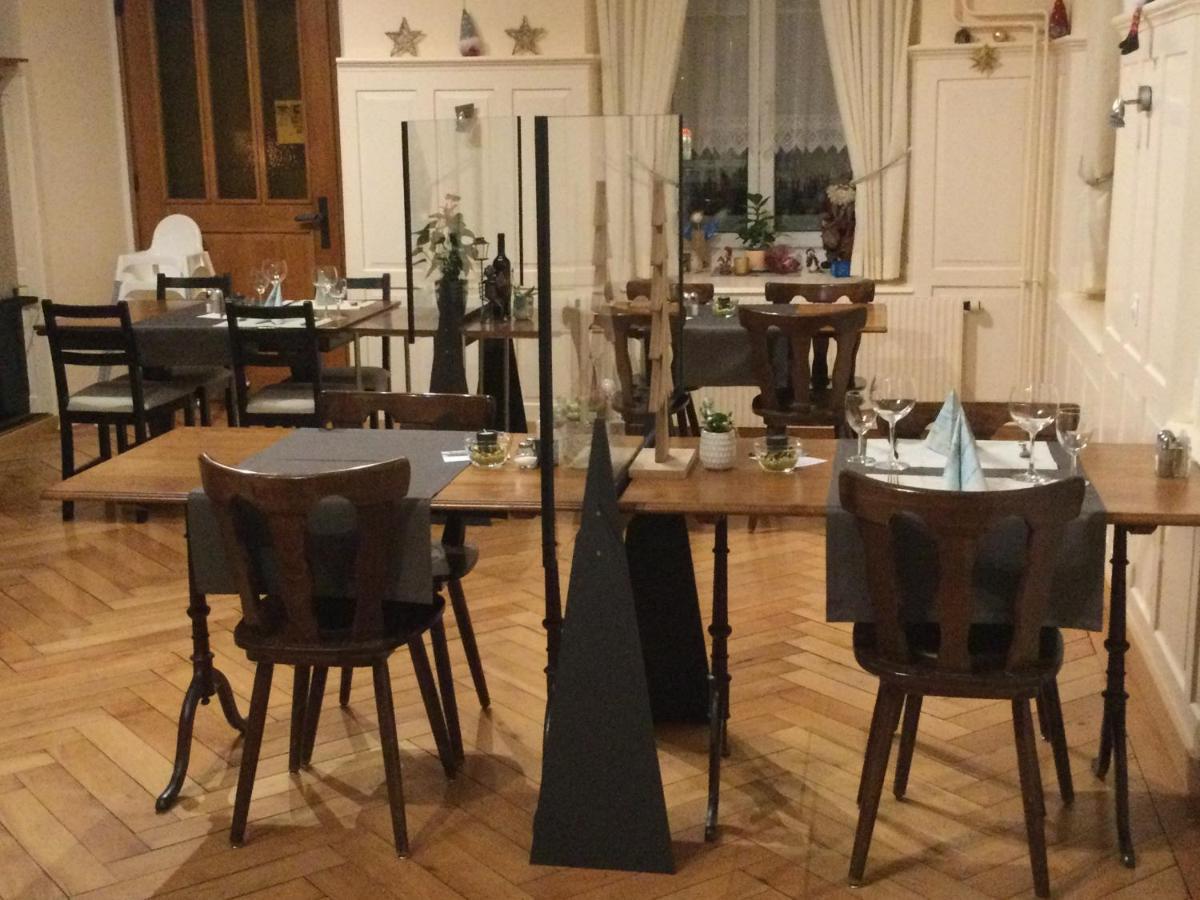 Hotel Restaurant Raben Linthal Екстер'єр фото
