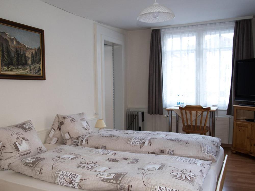 Hotel Restaurant Raben Linthal Екстер'єр фото