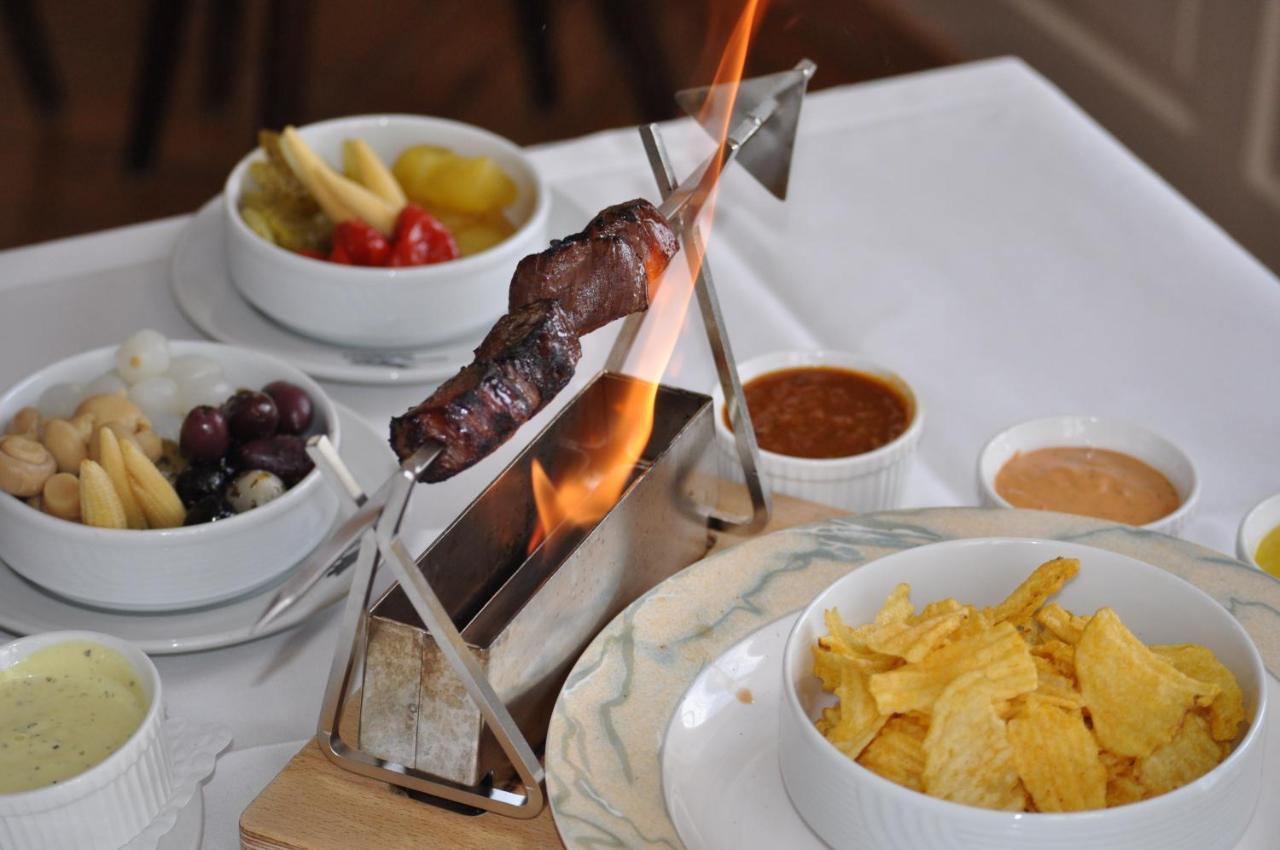 Hotel Restaurant Raben Linthal Екстер'єр фото