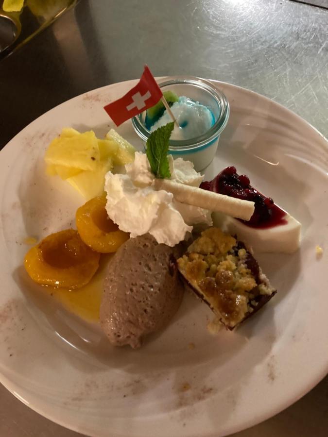 Hotel Restaurant Raben Linthal Екстер'єр фото