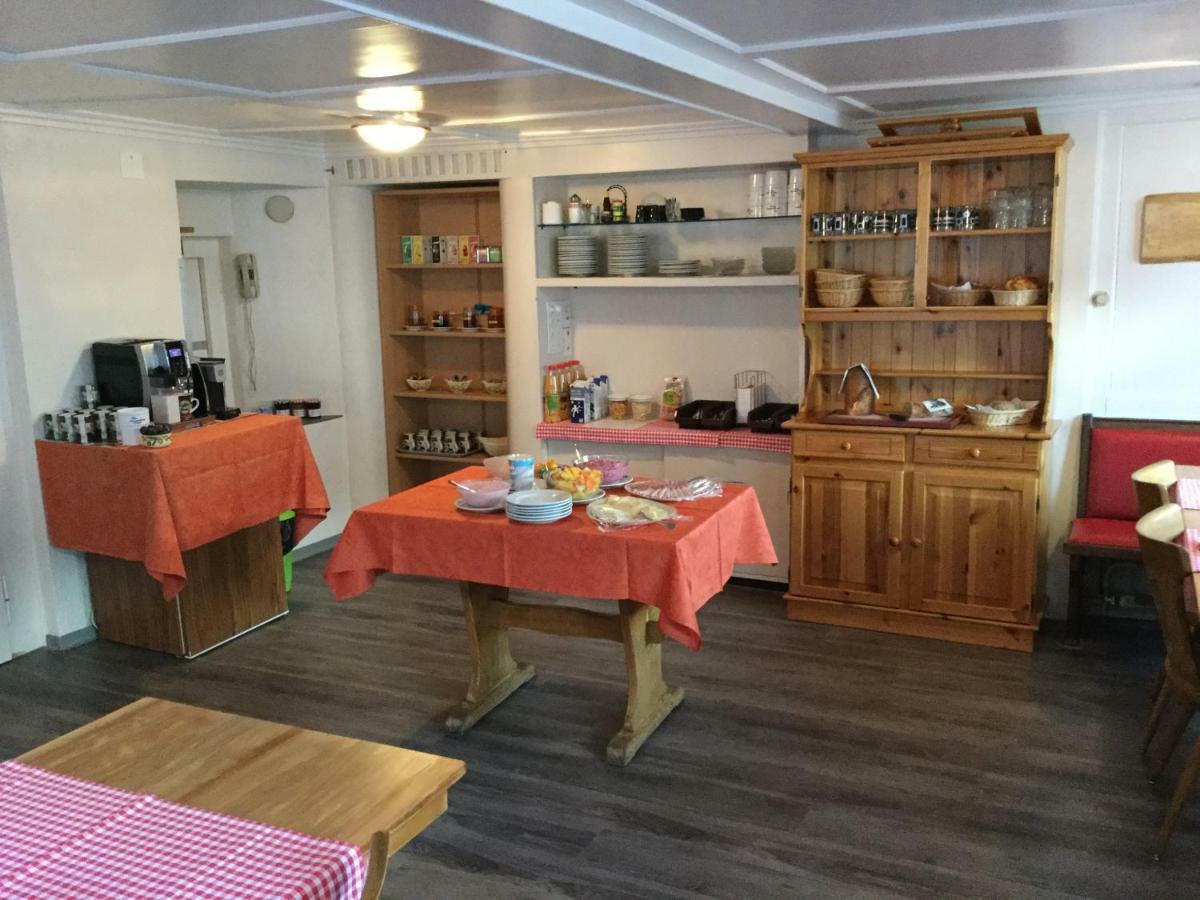 Hotel Restaurant Raben Linthal Екстер'єр фото