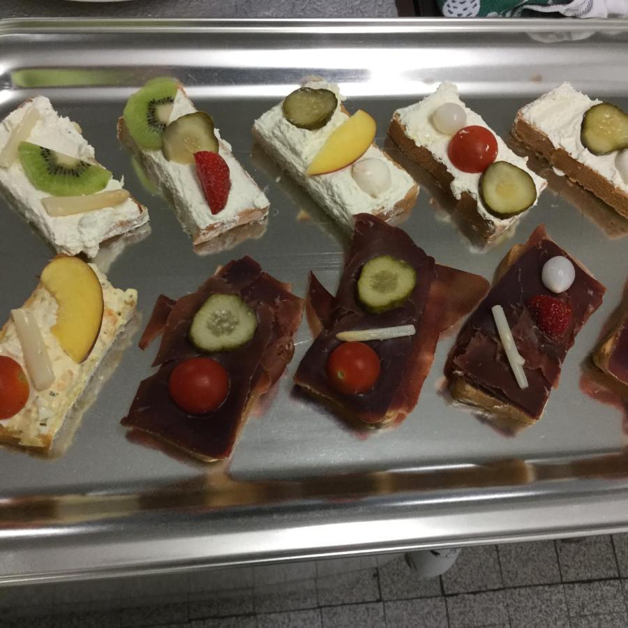 Hotel Restaurant Raben Linthal Екстер'єр фото